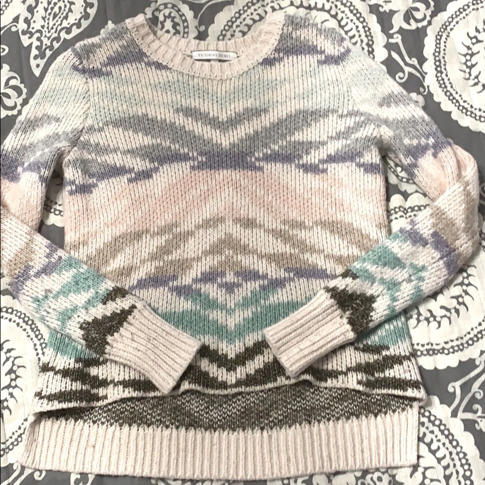 Victoria’s Secret X/S High/Low Style Sweater